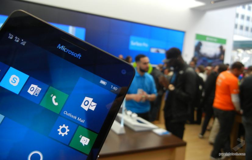 Lumia 950 running Windows 10 Mobile in the Microsoft Store